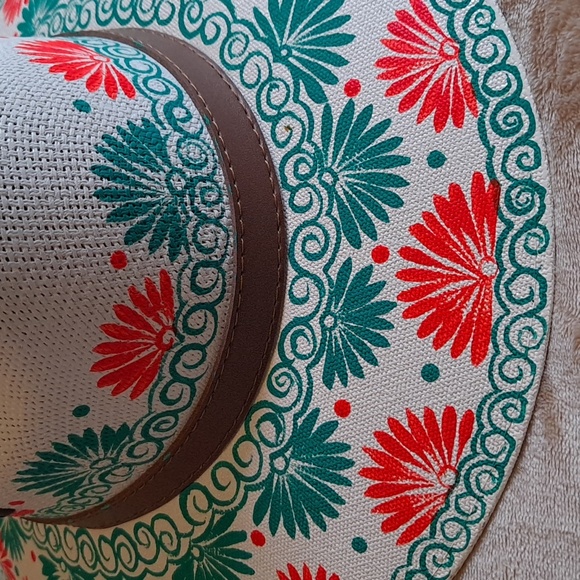 Hat - Picture 2 of 4